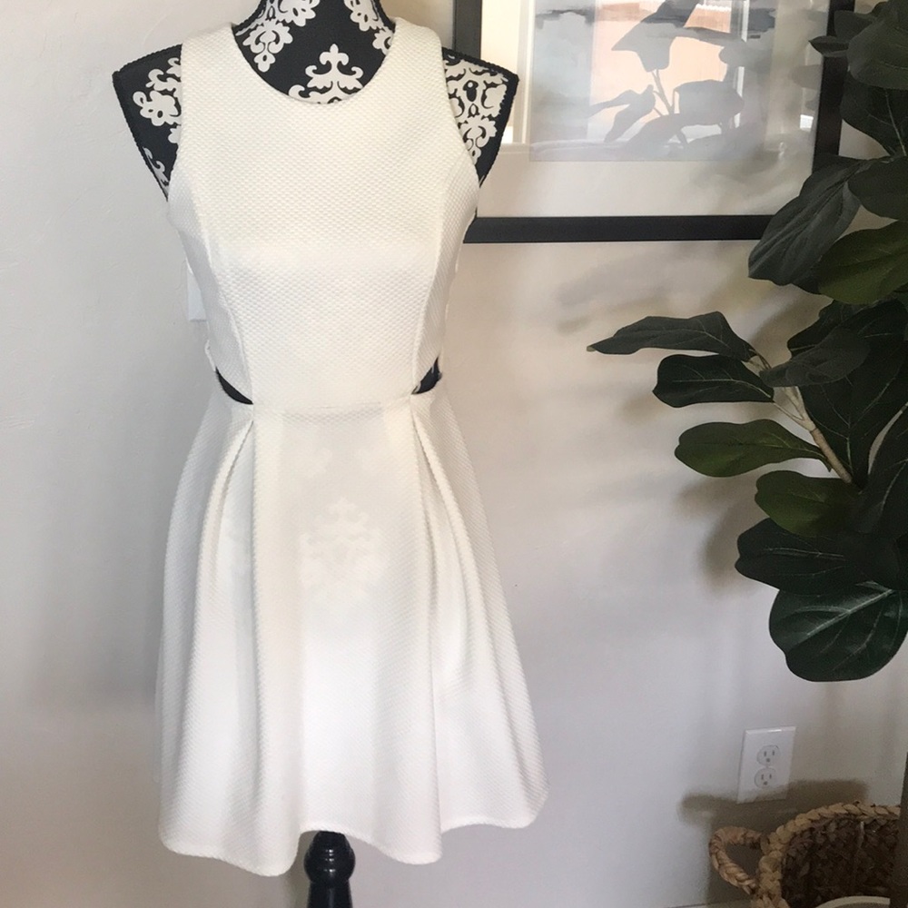 Francesca’s White Side Cut-Outs Cocktail Dress XS